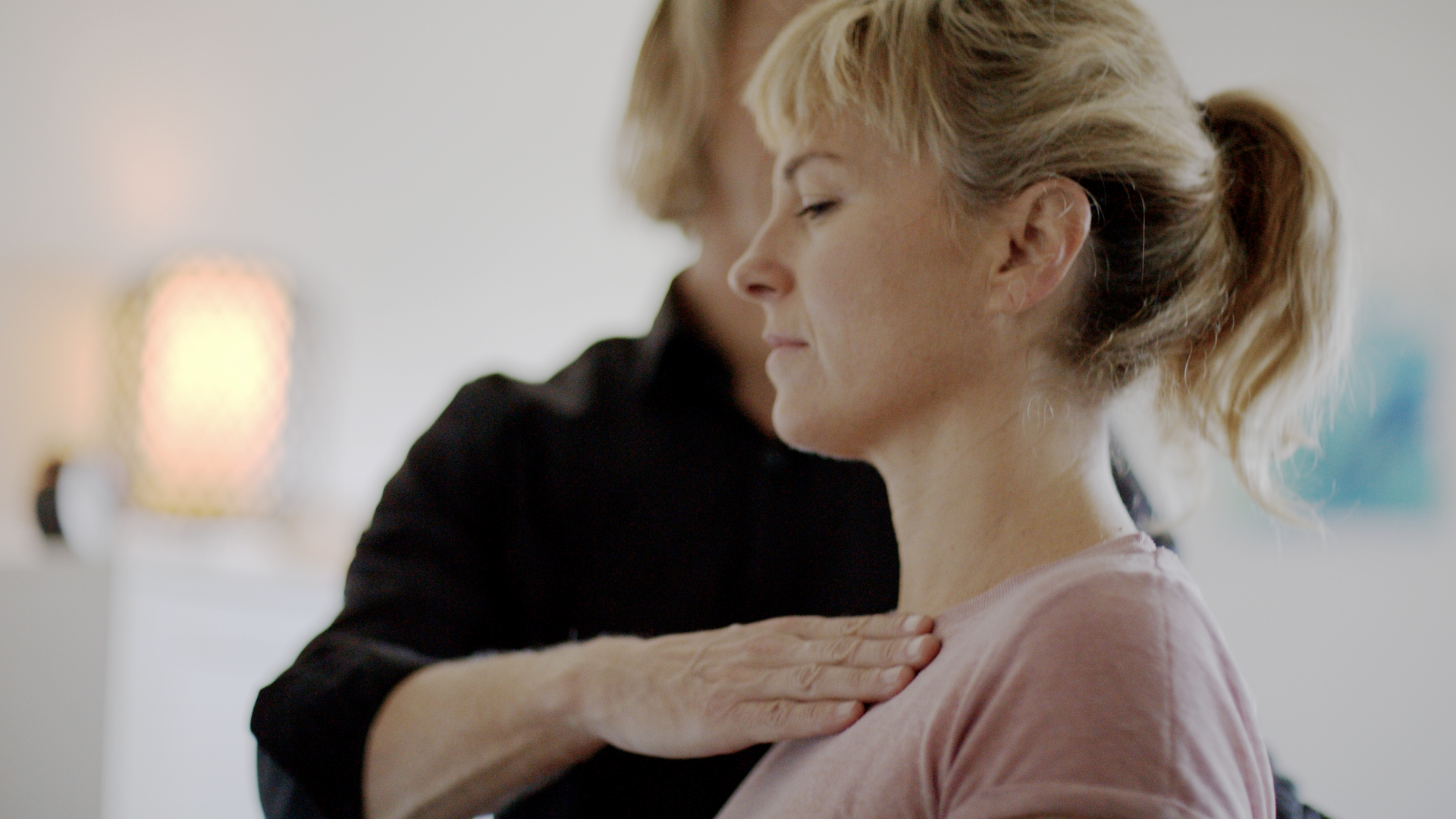 Gentle Chiropractor helping patient with neck pain